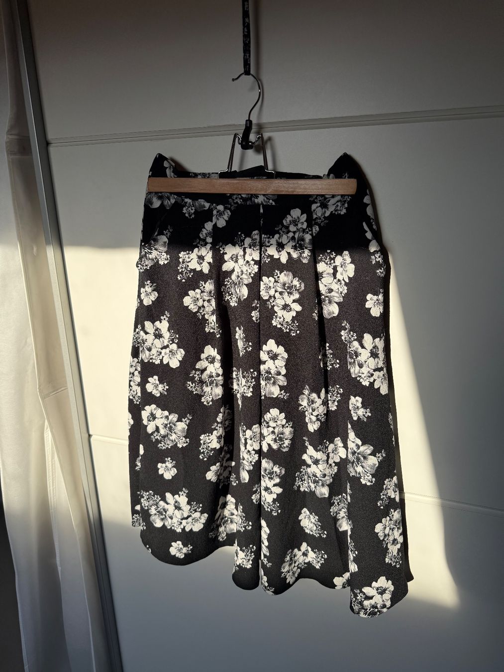 Röcke: Miss Selfridge Midi Rock – Gebraucht aus Solothurn von mit_8cxr