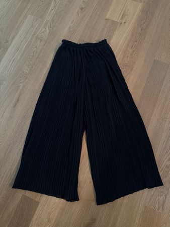 Damen Plissee Culotte Hose schwarz mit Gummizug 