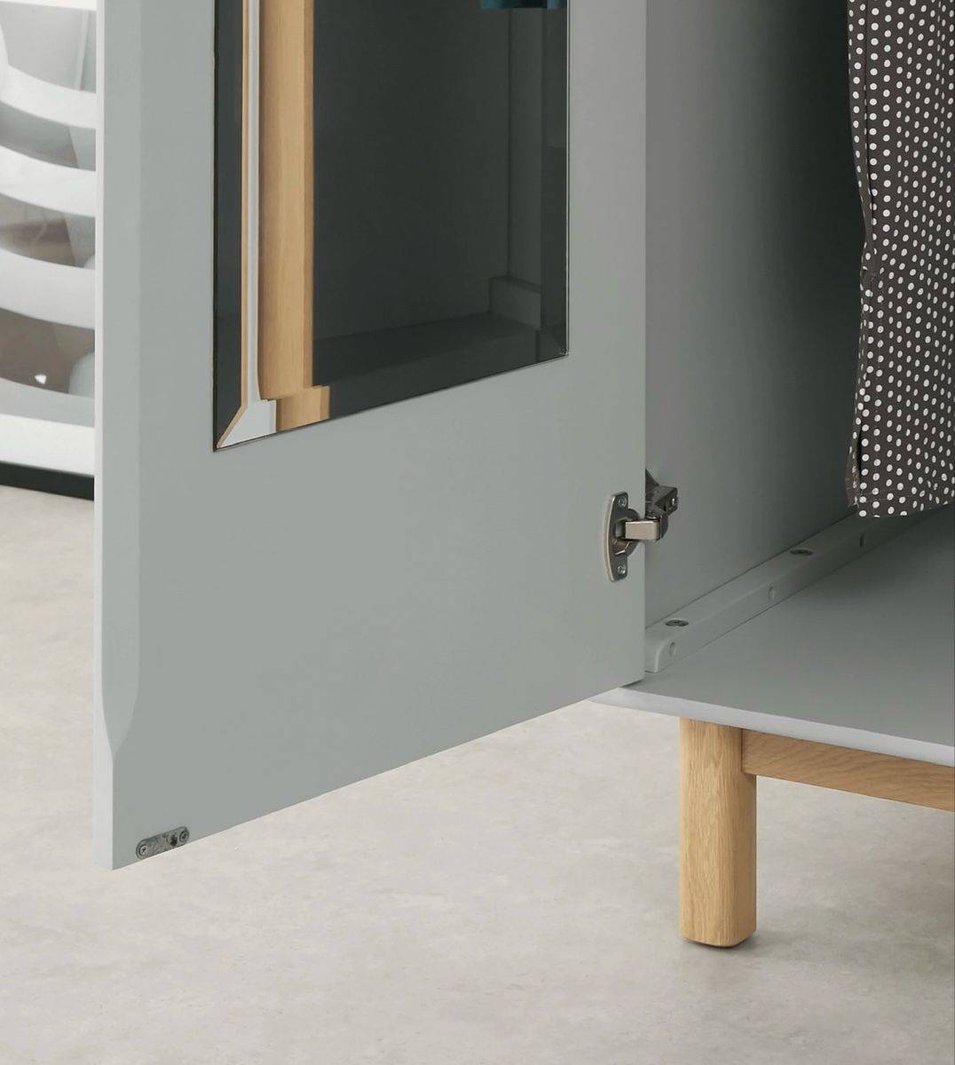 Armadi: Modern White 3-Door Wardrobe – Usato da Baden venduto da emi_55vx 6