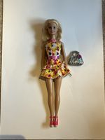 Barbie mit mehreren outfits 