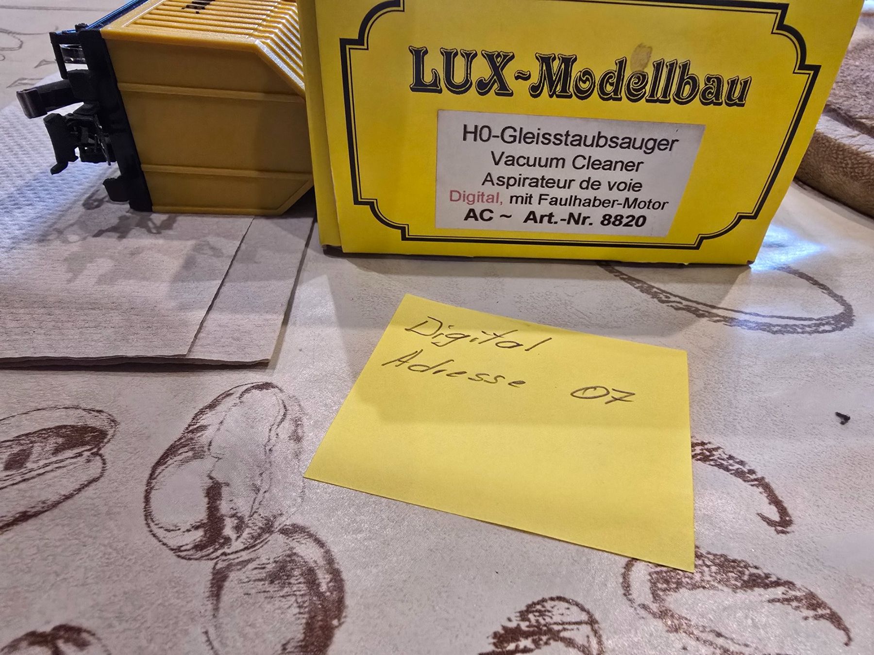 Lux-Modellbau Modelleisenbahnen: LUX H0 8820 Gleisstaubsauger analog / digital – Neu (gemäss Beschreibung) aus Mauren TG von Defrancesco 1