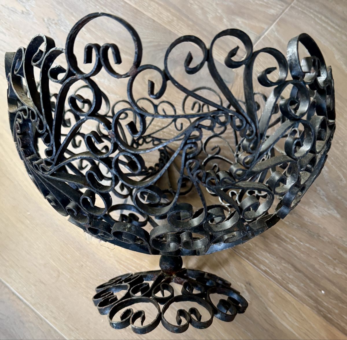 Sonstiges für Haushalt & Wohnen: Älterer Metallkorb Eisen 27 cm Durchmesser – Gebraucht aus Rothrist von Luckywinner 7