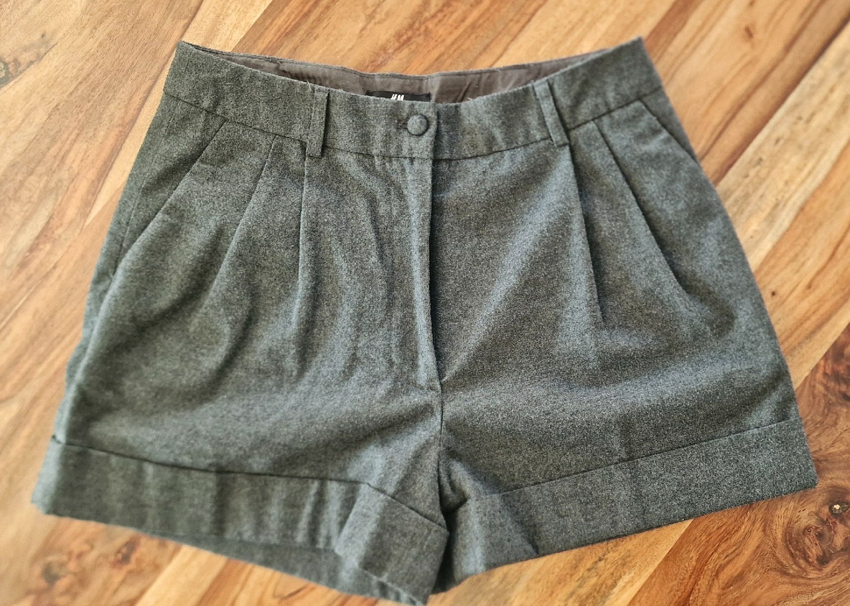 Hosen: Schöne Graue Shorts – Gebraucht aus Winterthur von Stina22