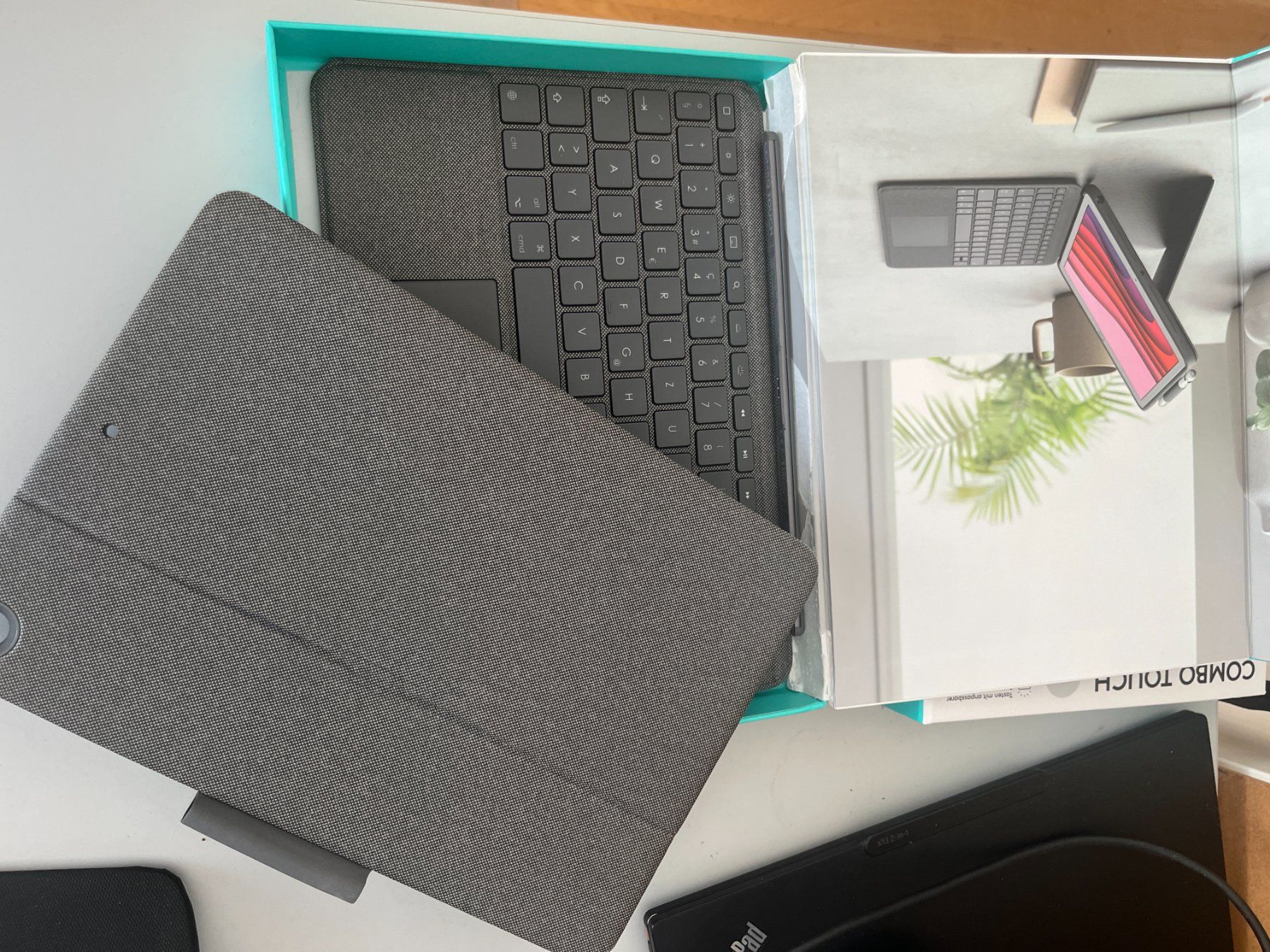 Logitech Tastaturen: Logitech Tablet Tastatur Cover Combo Touch iPad 10.2" 7.-9.G – Gebraucht aus Niederhasli von Mbi0 2