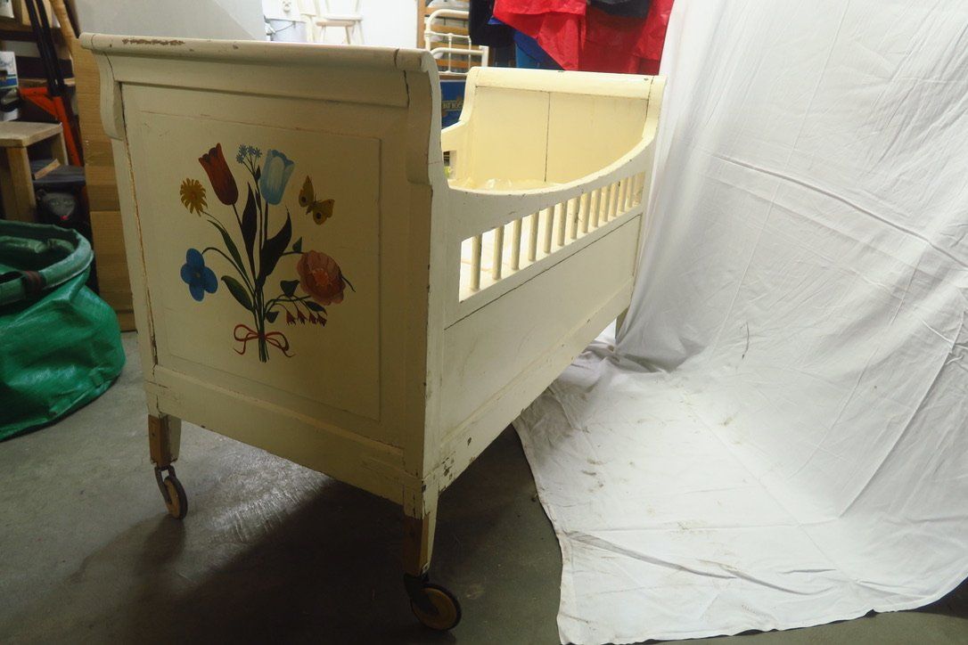 Letti: Antikes Kinderbett – Usato da Chur venduto da JennyAlexander 4