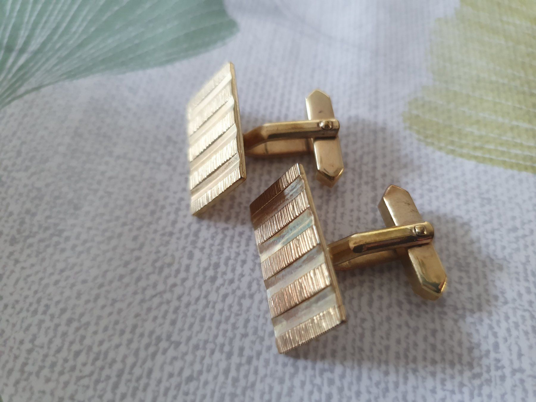 Boutons de manchette: Manschettenknöpfe golden – D'occasion à Winterthur par Natascha_1994 1