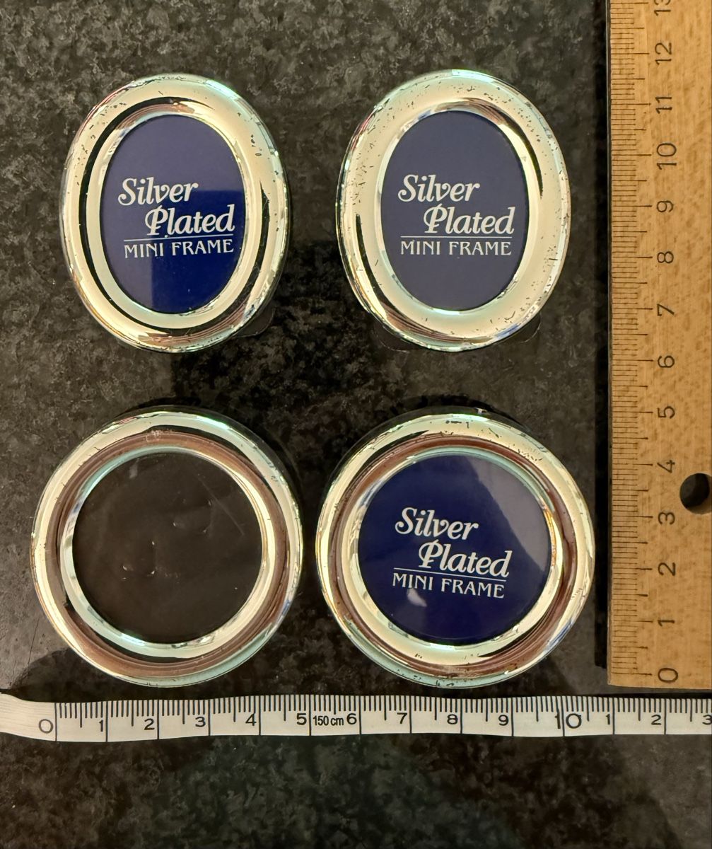 Bilderrahmen: 4 Mini Bilderrahmen Silber Plated, Oval, Rund – Neu (gemäss Beschreibung) aus zürich von greenmodul