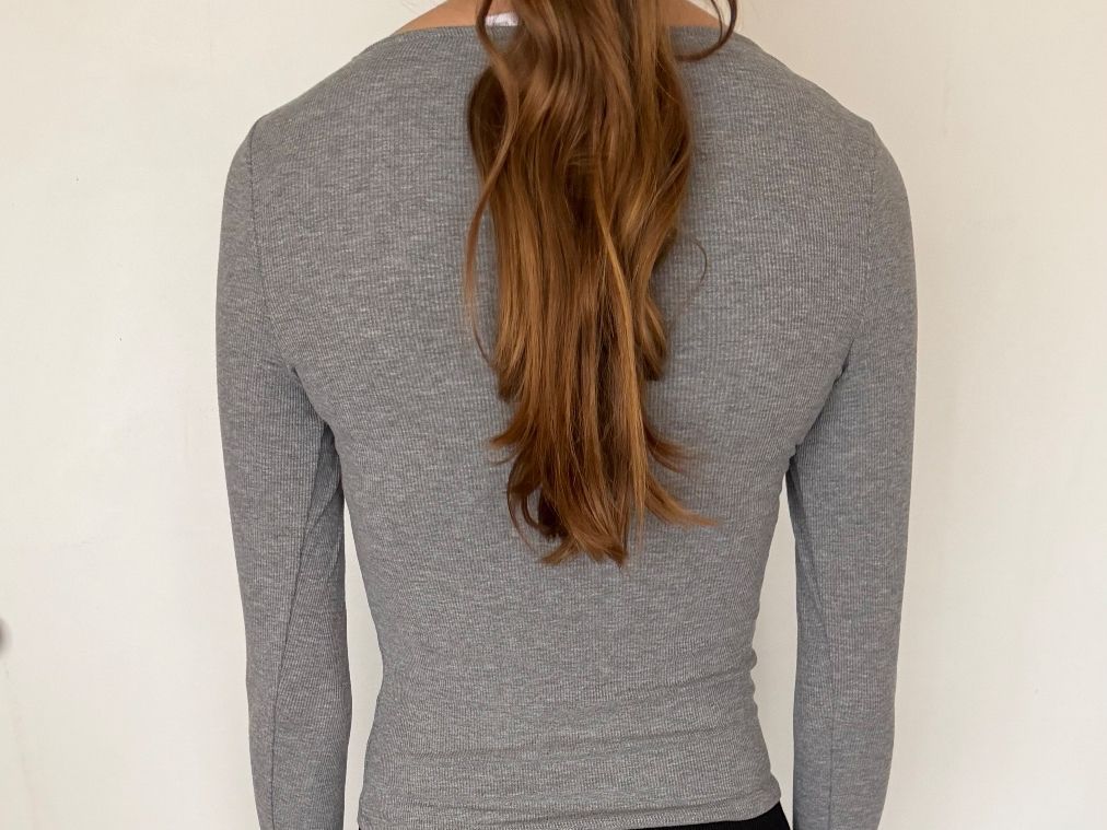 H&M Tops: Haut H&M gris – D'occasion à Bottens par lal_plz7 2