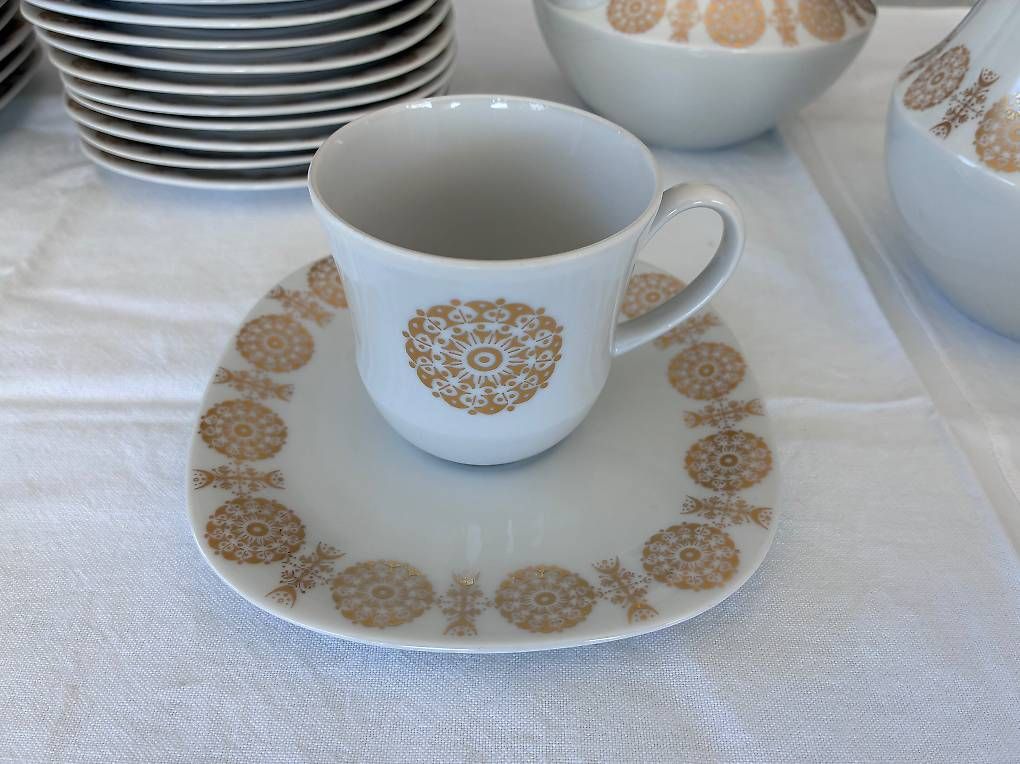 Set di piatti: Langenthal Teeservice 12 teilig – Usato da Uster venduto da coruti 2