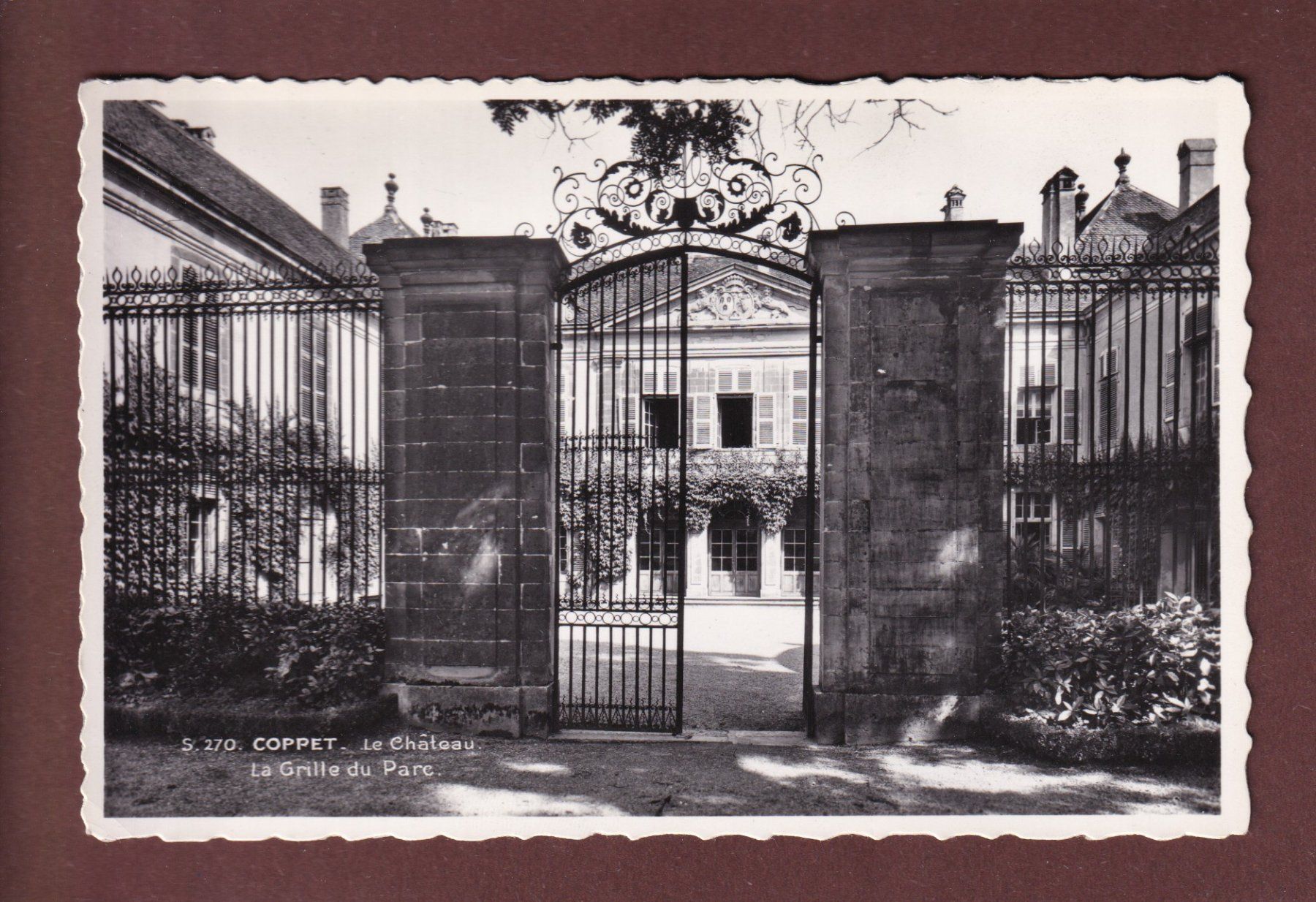 Cartoline postali: COPPET - Le Château - Grille du Parc – Usato da Pully venduto da nicecards-shop