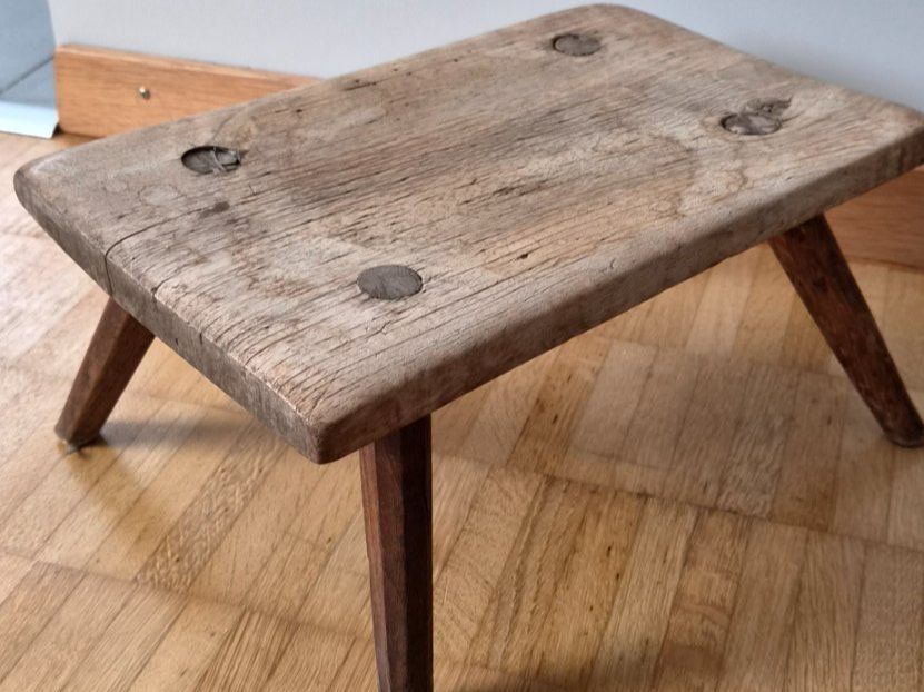 Sgabelli: Antiker Holzschemel Hocker Bauernmöbel – Usato da Ebmatingen venduto da Flitz88 1