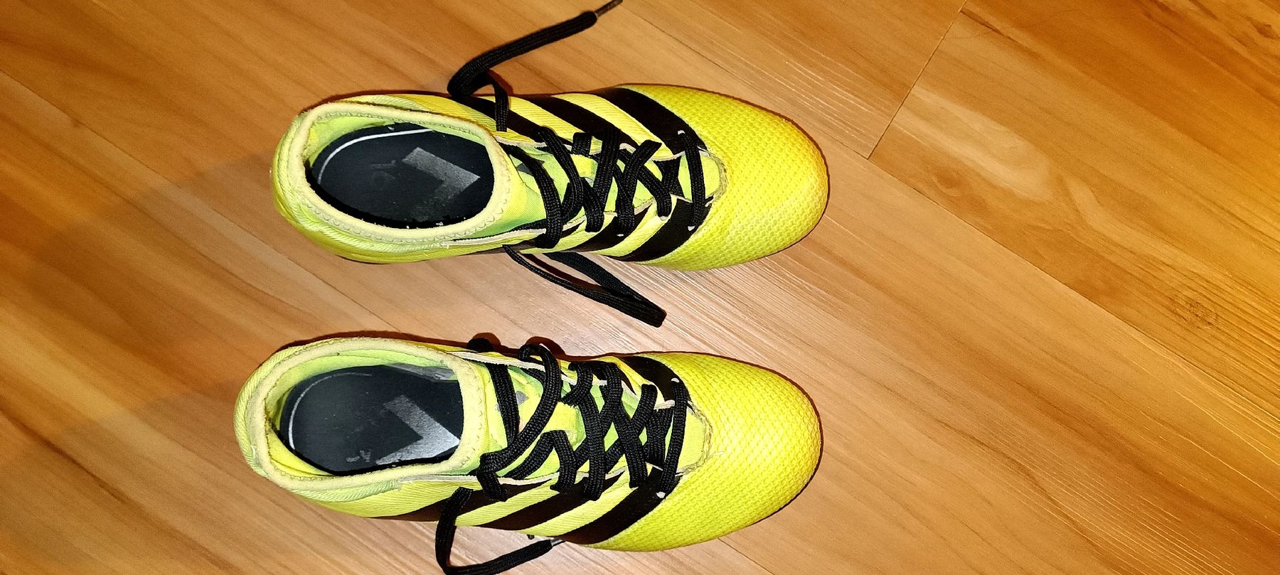 Adidas Scarpe per ragazzi: adidas Turnschuhe Halleschuhe gr 34 – Usato da Rümikon AG venduto da kar_8vy5 1