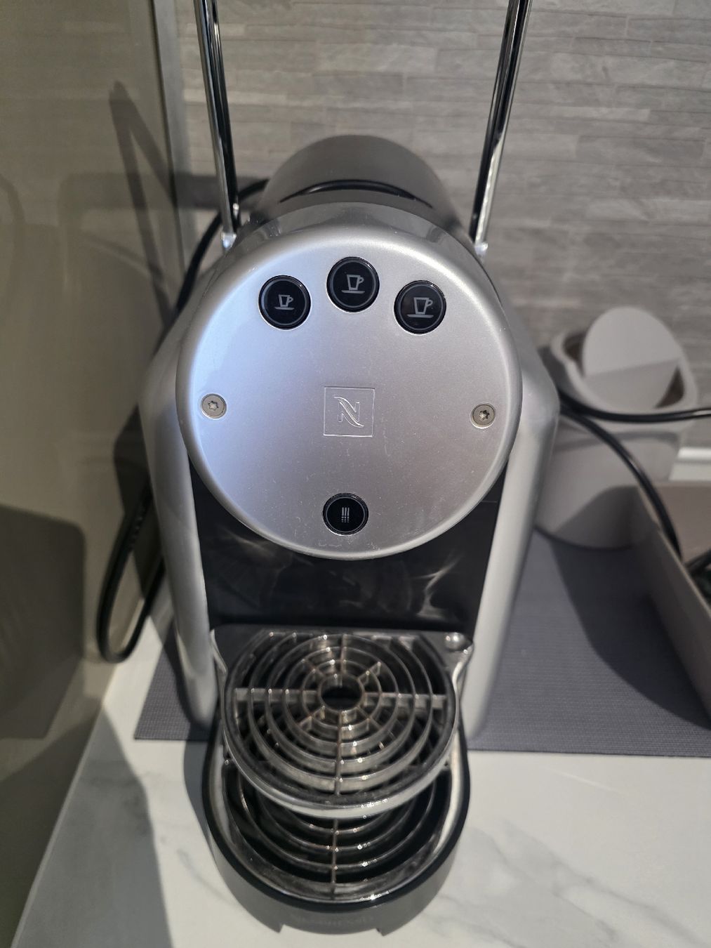 Nespresso Machines à café & Machines à expresso: Machine professionnel Nespresso Zenius ZN100 Pro – D'occasion à Genève par ErikaGE 1