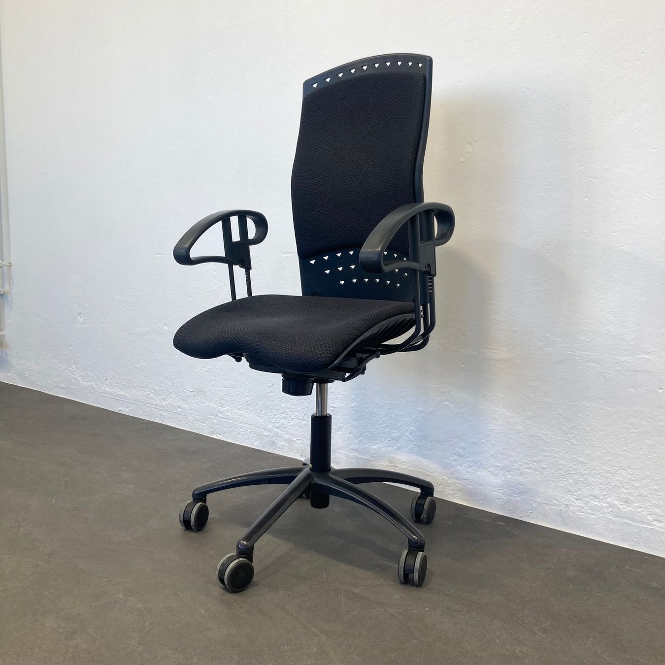 Sitag Sedie: Sitag Reality Bürodrehstuhl anthrazit gemustert – Usato da Schönenwerd venduto da mcofficeshop 6