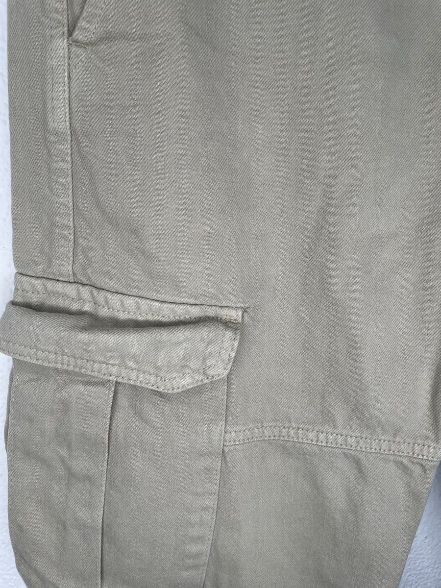 Zara Pantaloni: Shorts Zara Beige – Usato da Capolago venduto da LA.BOTTEGA 2