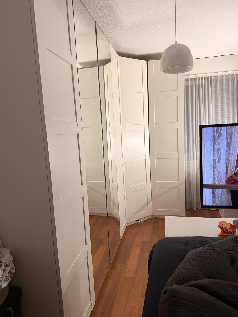 Armadi: Kleiderschrank – Usato da Zürich venduto da neo_gl9h