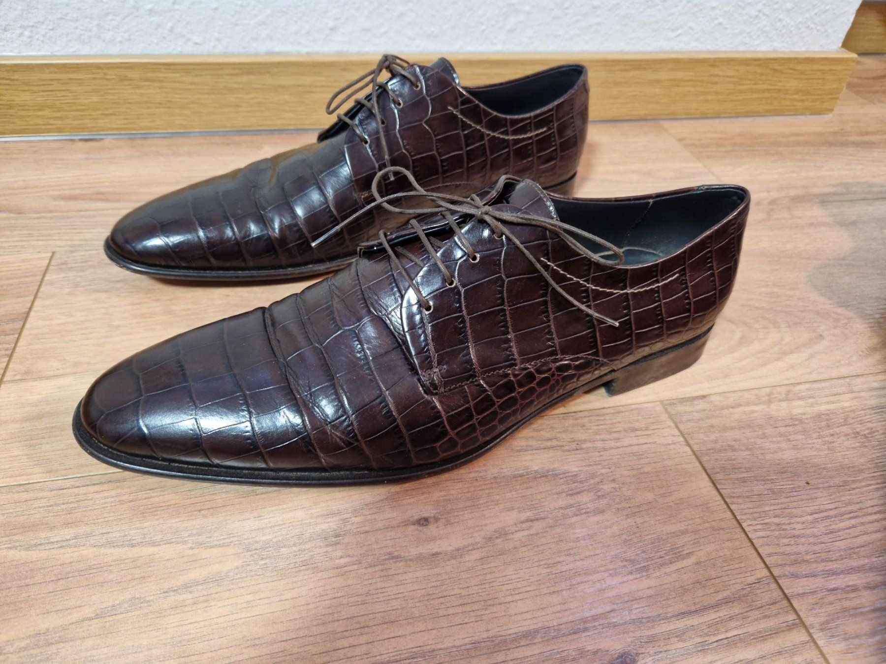 Hugo Boss Scarpe da uomo: Boss Herrenschuhe GR 44 – Usato da Langnau am Albis venduto da Judithsebi 1