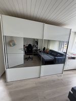 Kleiderschrank