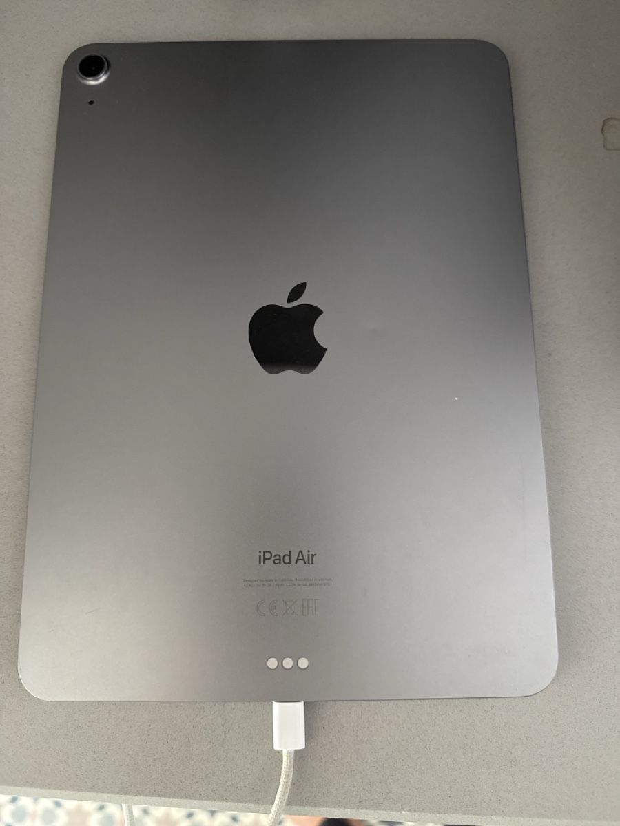 Apple Tablet PC: IPad Air / 11 Zoll, M2 mit Displayschaden – Difettoso da Gockhausen venduto da atiman 3