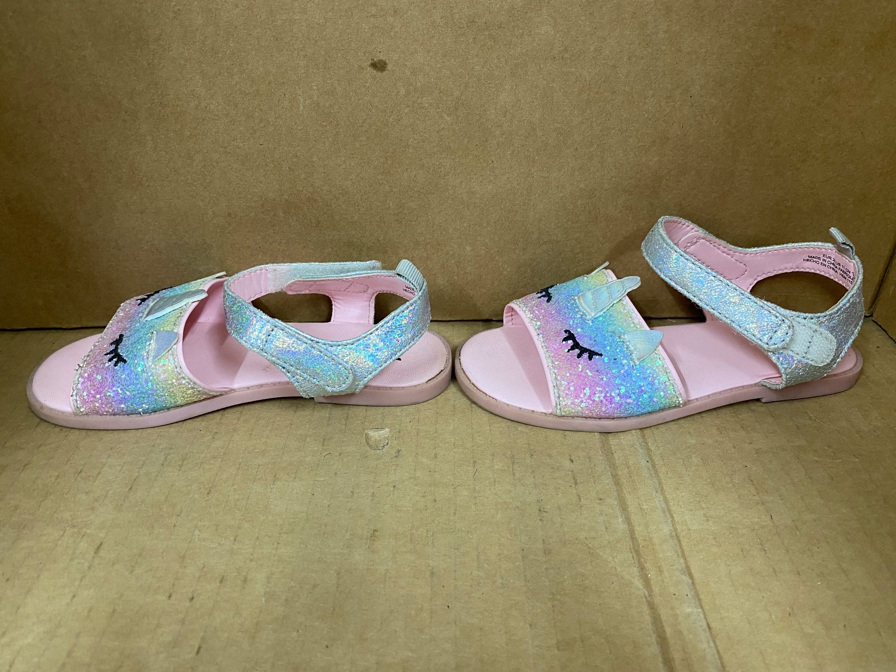 H&M Chaussures filles: Sandalen Einhörner Grösse 28 – D'occasion à Eschlikon TG par RamonaSt 2