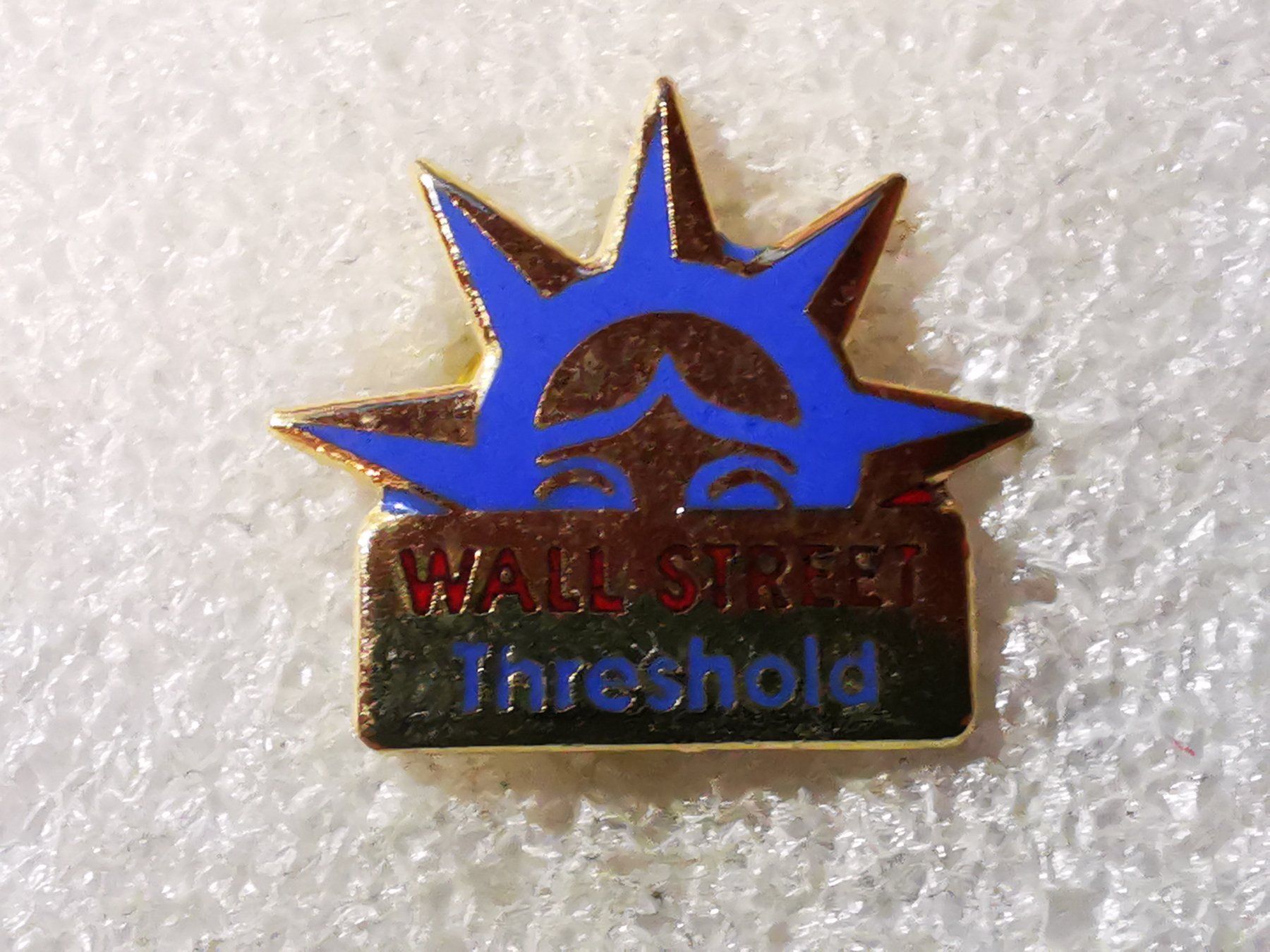 Placchette & Badge: Ansteckpin 16: Wall Street – Usato da Oppligen venduto da Pin-Fall-Shop