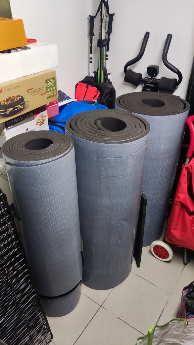 Materiale di riempimento: rouleau armaflex – Usato da Neuchâtel venduto da bas_jx6t