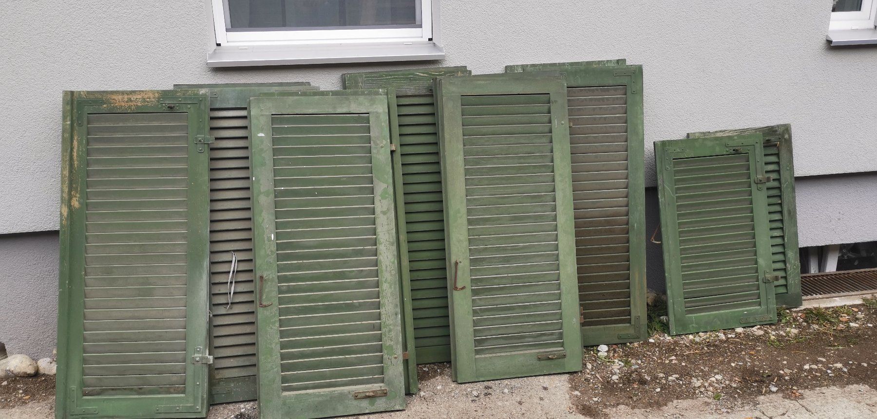 Persiane: Holtz Fensterläden – Usato da Oberburg venduto da balthassar 2