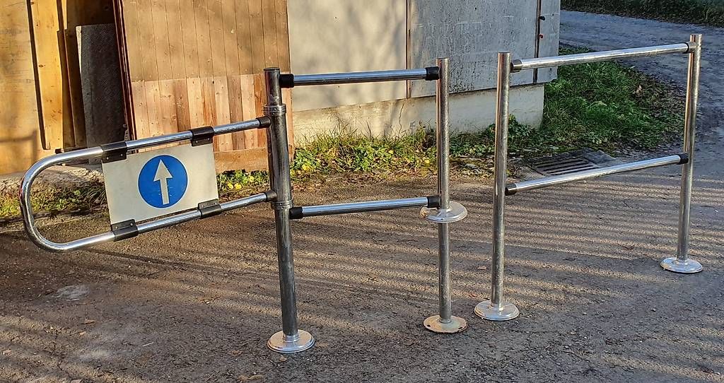Ringhiere: Personenleitsystem- Absperrung, Outdoor – Usato da Winterthur venduto da BauTeilLaden2000 1