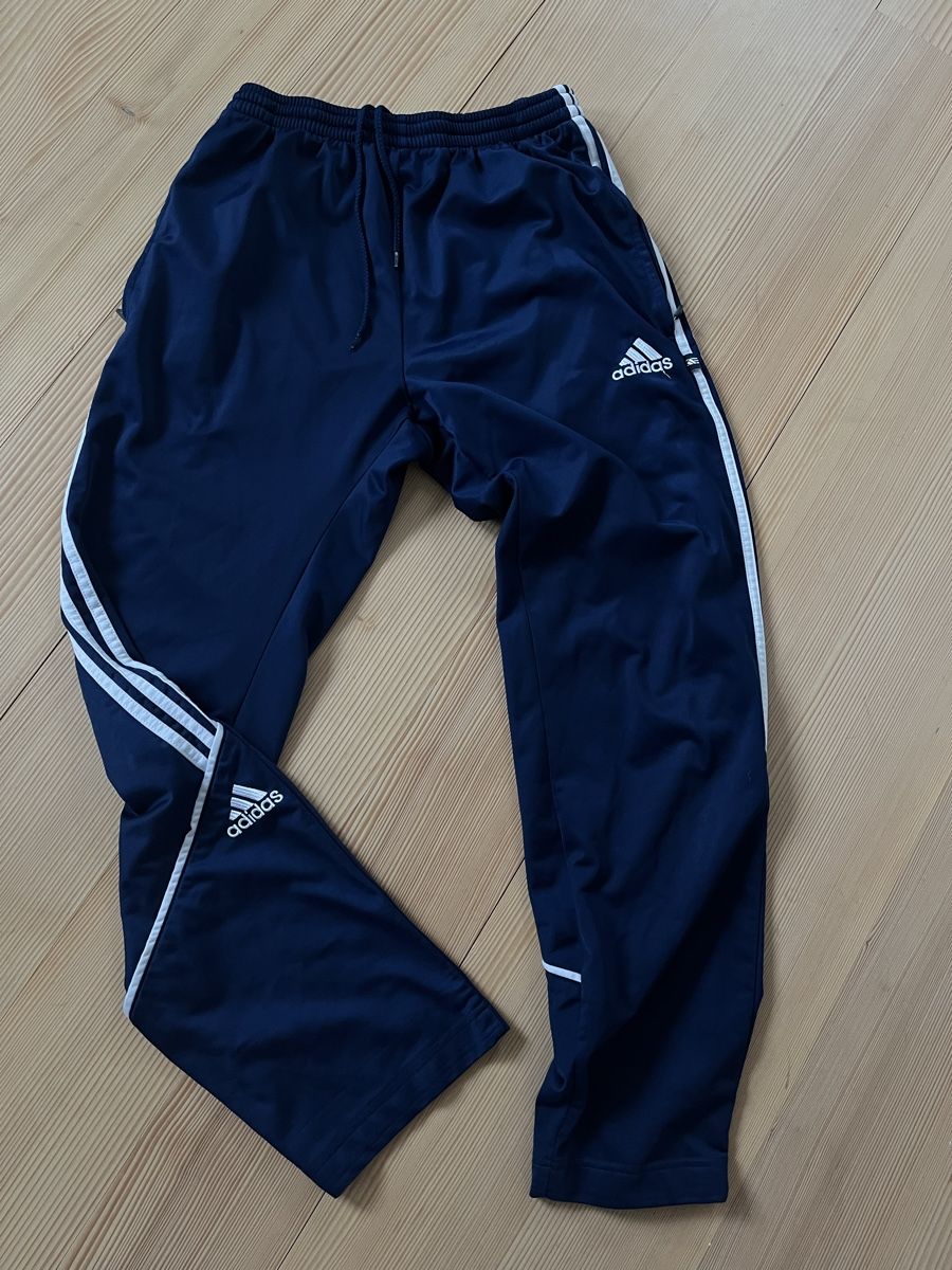 Adidas Pantaloni: Adidas Jogginghose – Usato da Bern venduto da hel_7x9p