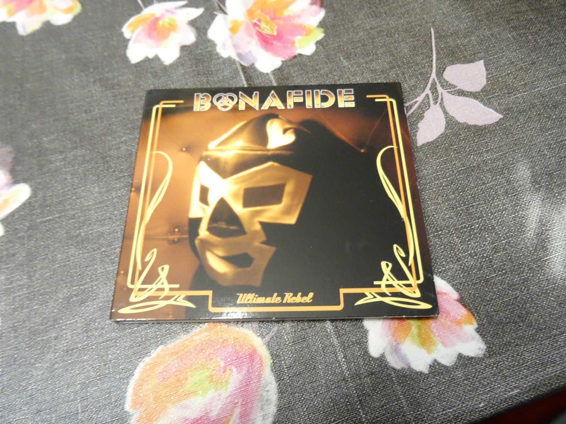 CD: Bonafide - Ultimate Rebel CD – Usato da Olten venduto da Disc-Ausverkauf