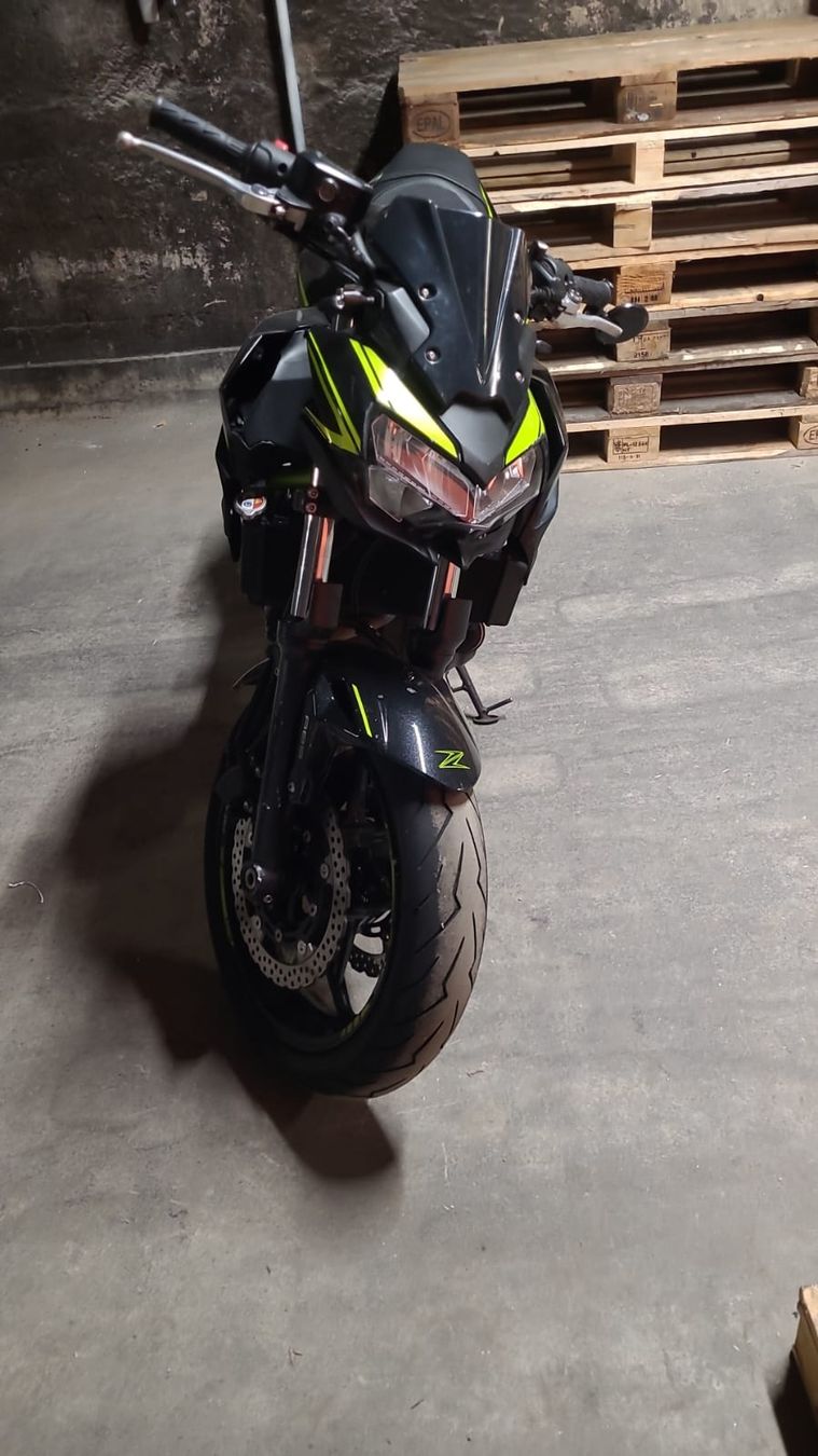 Strasse: moto kawasaki Z 650 – Gebraucht aus Lugano von Bernardino04 4