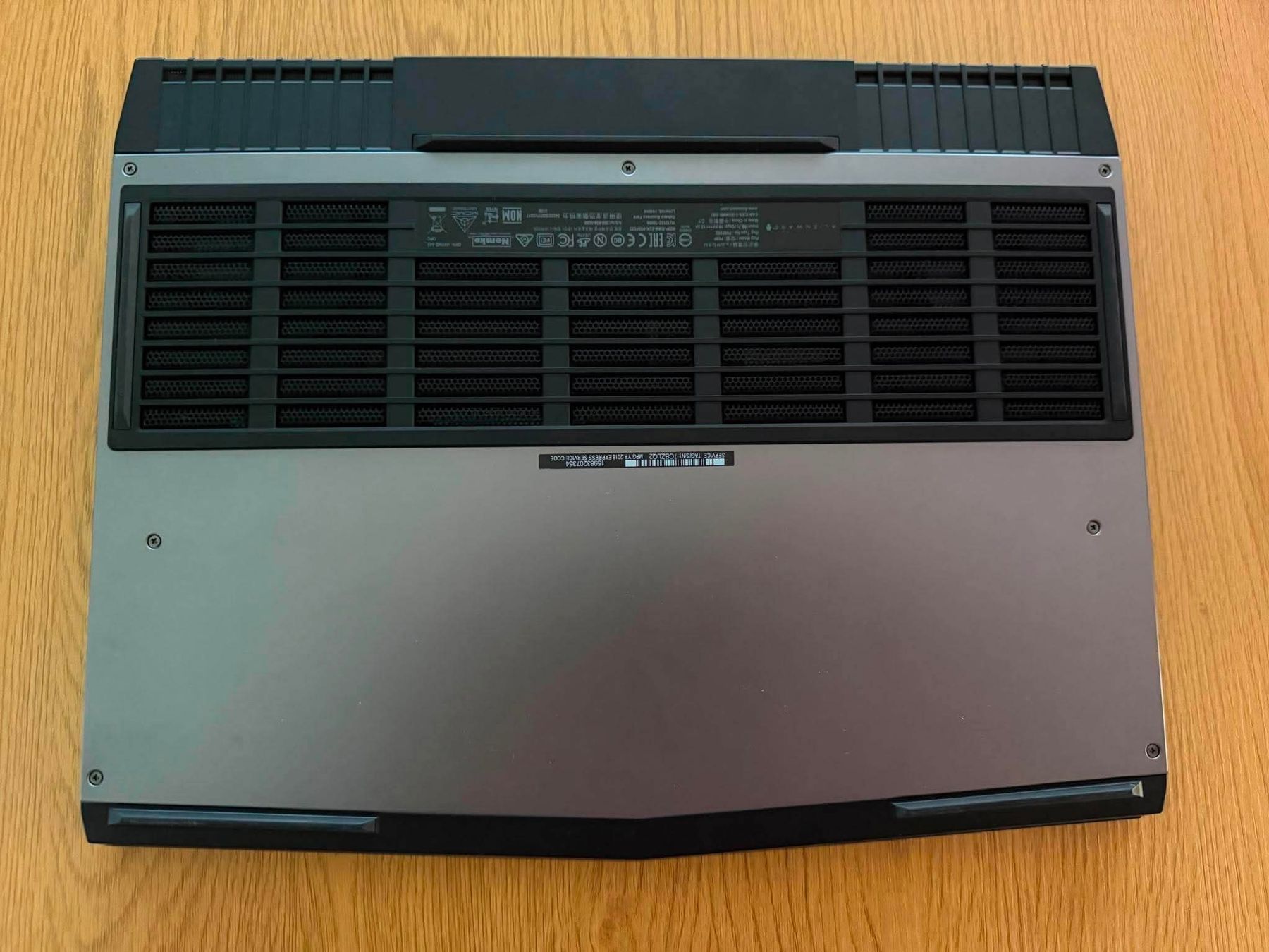 Alienware Notebook: Alienware + original box + chargeur – Usato da St-Martin FR venduto da MaxHsr 6