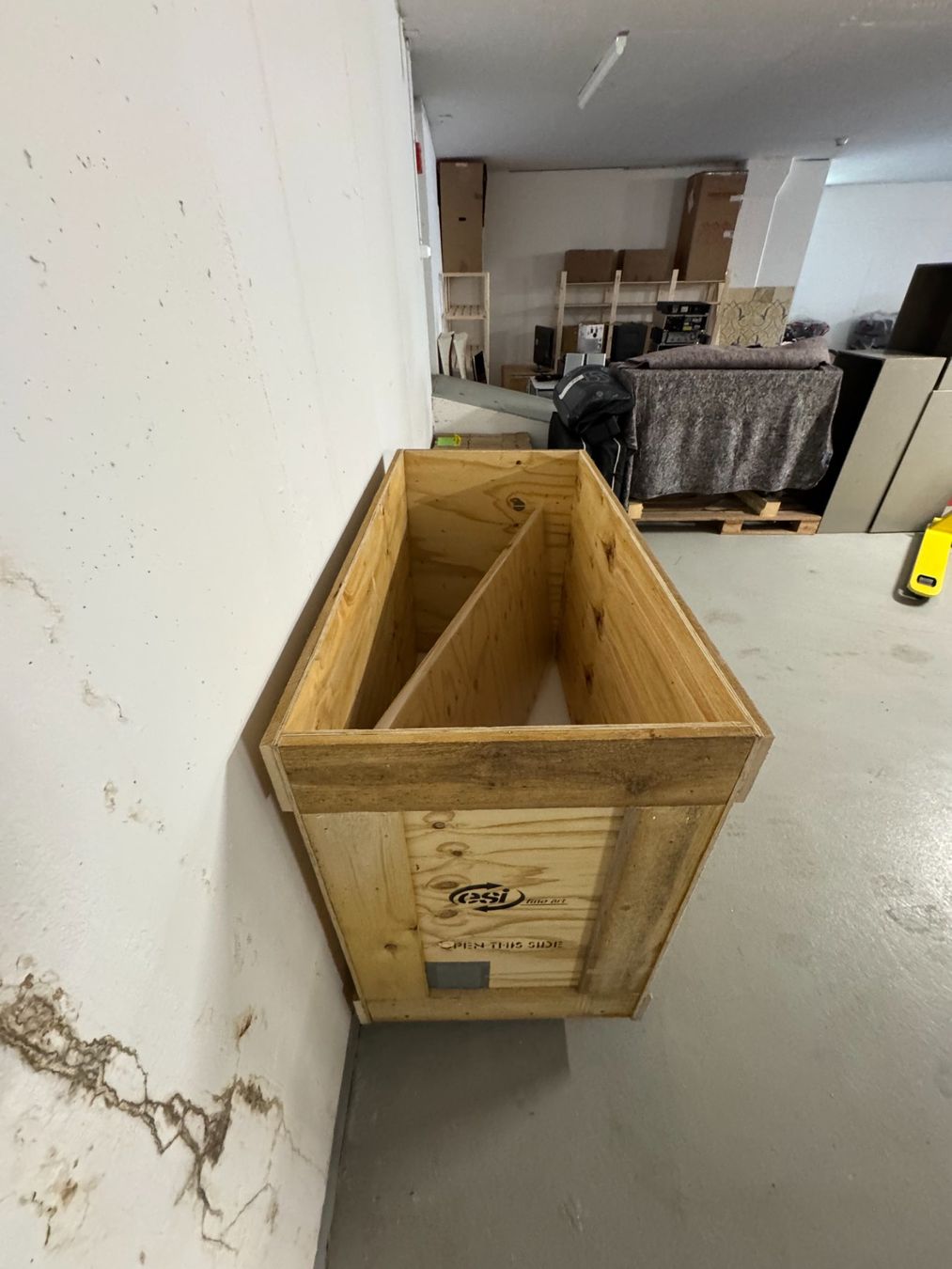 Casse di trasporto: Heavy-Duty Custom Shipping Crate – Usato da Luzern venduto da Antiquesonline 4