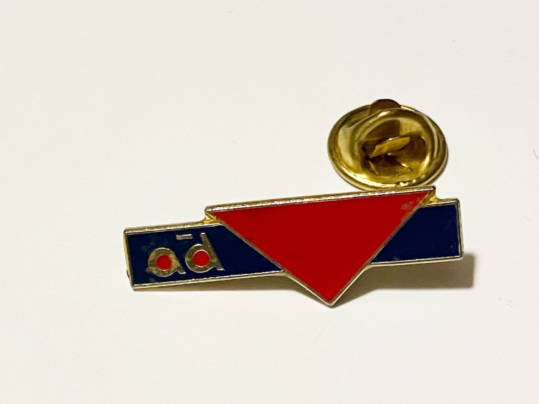Placchette & Badge: Pin a.d. – Usato da Basel venduto da djwwpp