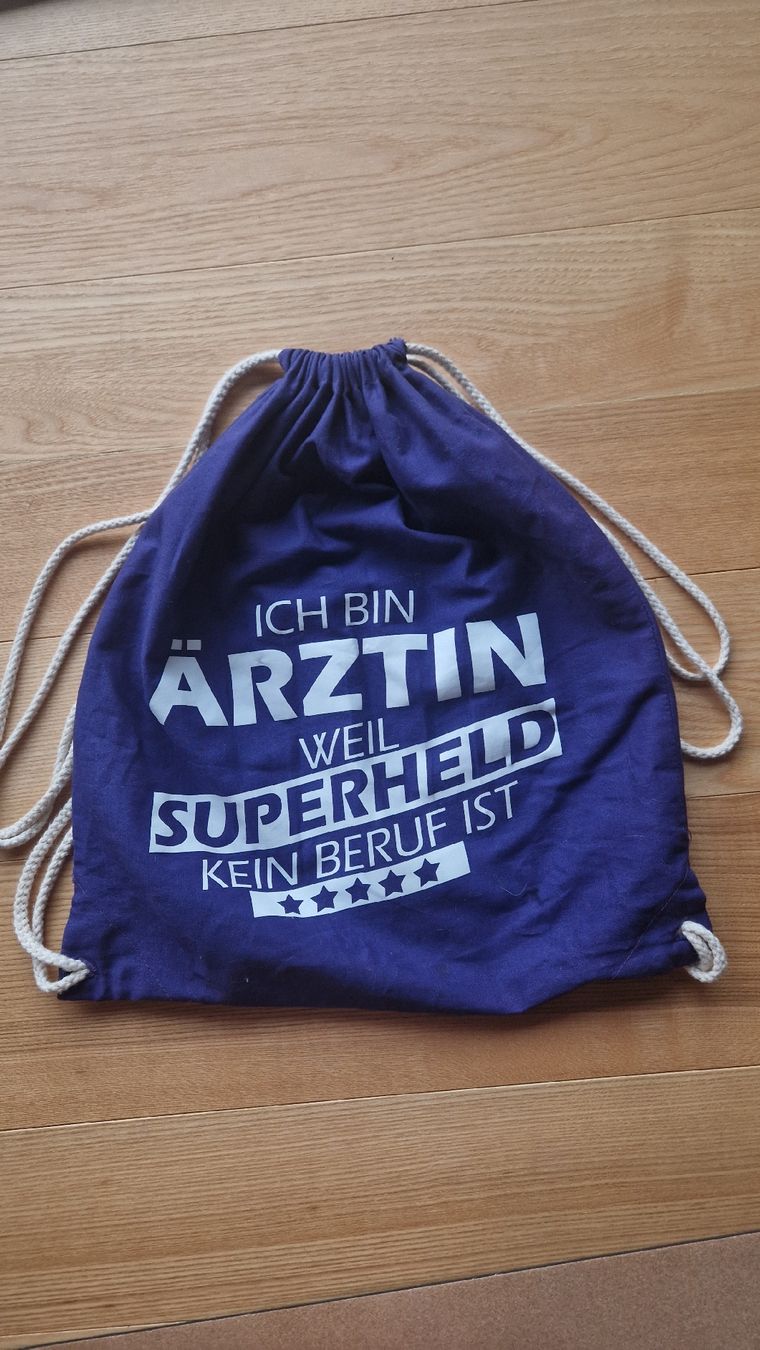 Zaini: Turnbeutel / Tasche / Rucksack "Ärztin Superheld" – Nuovo (secondo la descrizione) da Bern venduto da Sunset91 1