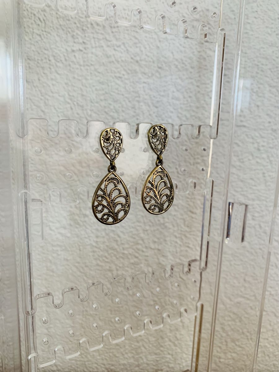 Ohrringe & -stecker: Très jolies boucles d'oreille dorées – Gebraucht aus La Tour-de-Treme von Noura-Noam 1