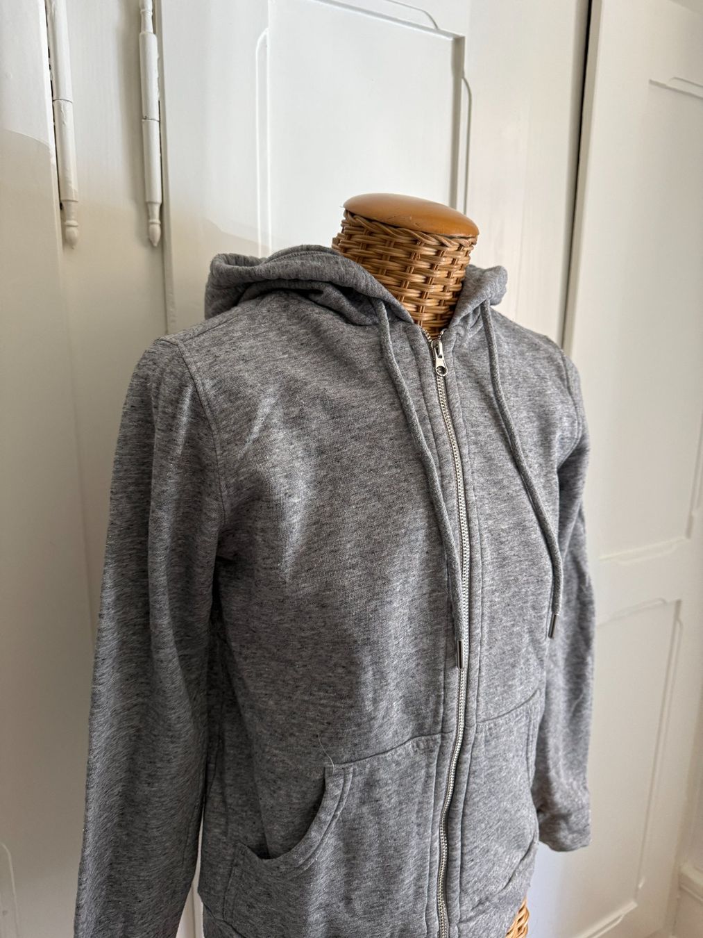 H&M Vestes: Sweatjacke hellgrau meliert XS – D'occasion à Zürich par Diazaio 1