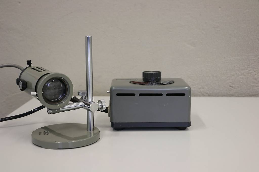 Lampade: Olympus C.P. Regulator 0-6V 5A mit Lampe – Usato da Bern venduto da bsd-bern