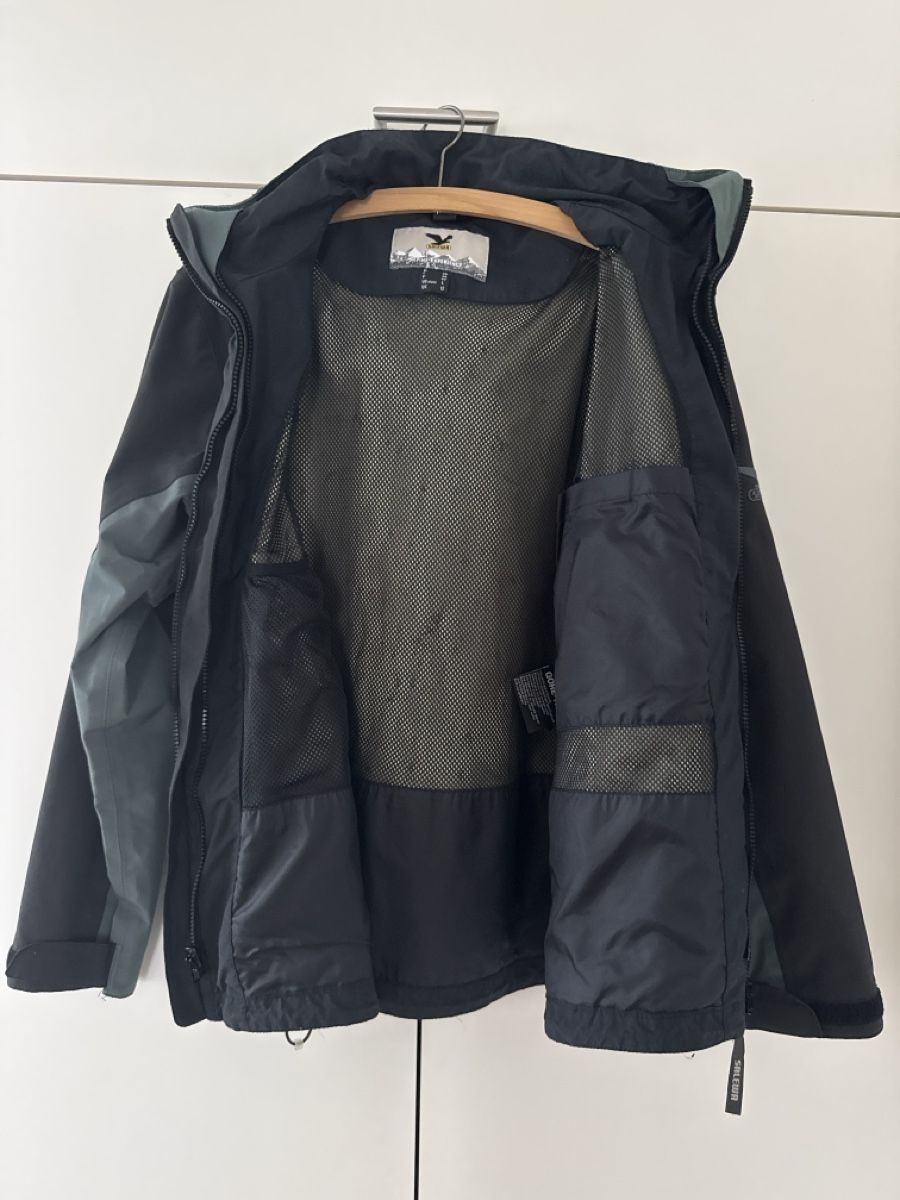Salewa Jacken: Regenjacke, Top Zustand, Schwarz/Grau – Gebraucht aus Zürich von Sigeli03 3