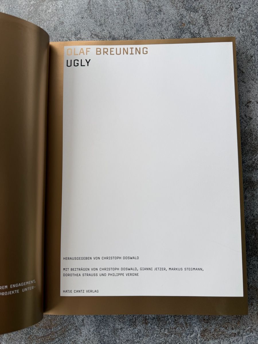 Livres: Olaf Breuning Ugly Buch  – D'occasion à Sursee par Dersempacher 1