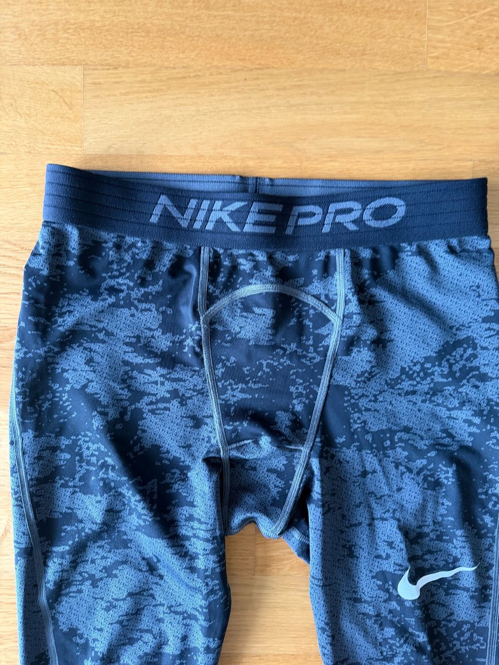 Nike Pantalons: Nike Tights – D'occasion à Basel par El_Haraldo 2