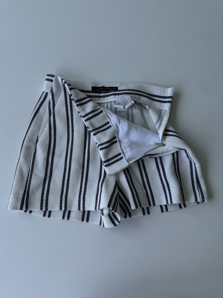 Zara Pantaloni: Gestreifte Hose, Chic Short Pants, Classical look – Nuovo (secondo la descrizione) da Zürich venduto da forestF4iry 2