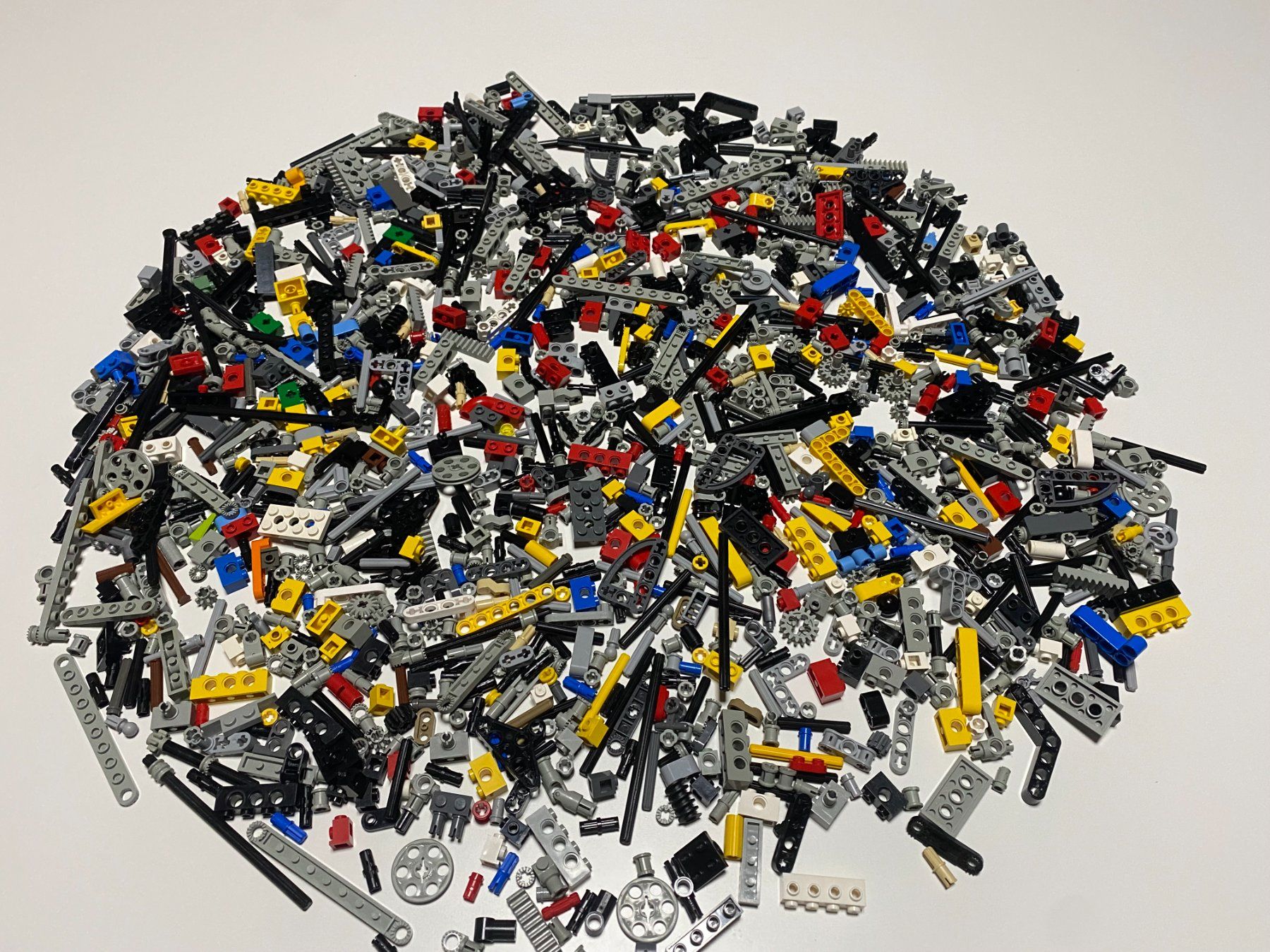 Lego Spielzeuge: LEGO - VIELE - VERSCHIEDENE - KLEINE - TECHNIK - TEILE – Gebraucht aus Gelterkinden von ajdt4