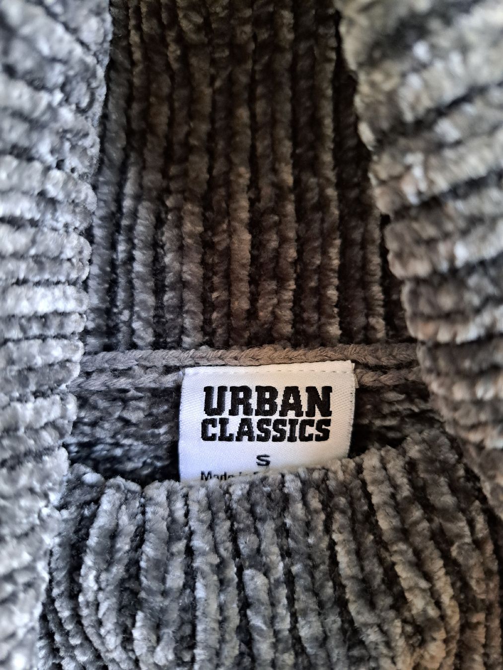Pulls & Sweat-shirts: Pullover Urban Classics grau Grösse S Rollkragen Samt – D'occasion à Murten par ste_s76w 3