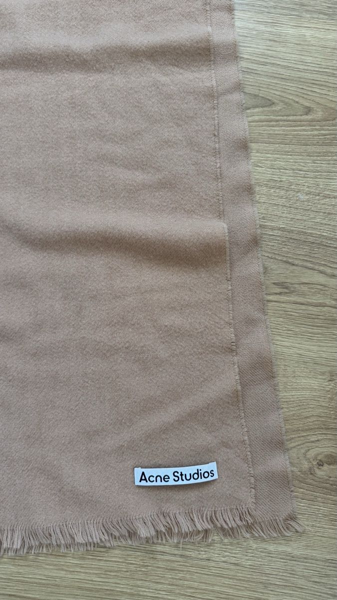 Acne Studios Foulards, Tücher & Schals: Acne Studios Wool Scarf – Gebraucht aus Dinhard von emi_6jdk 2