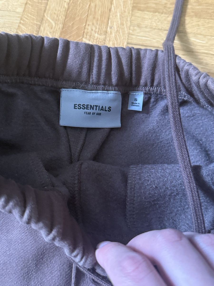 Pantaloni: FOG Essentials Brown Sweatpants tg. S – Usato da Pully venduto da football_shirts 2