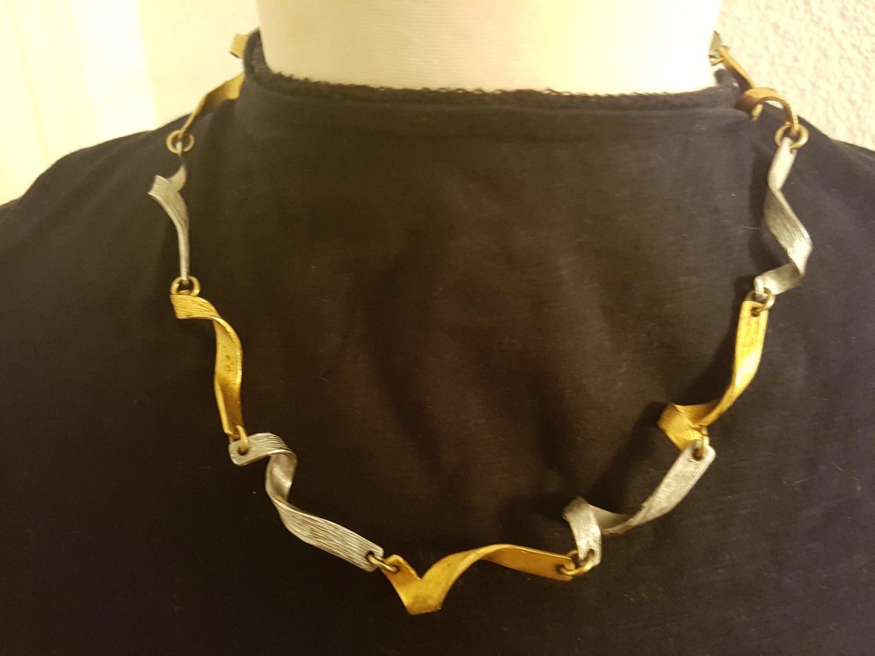 Catenine: Kette mit aparten Gliedern gold-/silberfarben – Usato da Ettingen venduto da Maranathatalitha