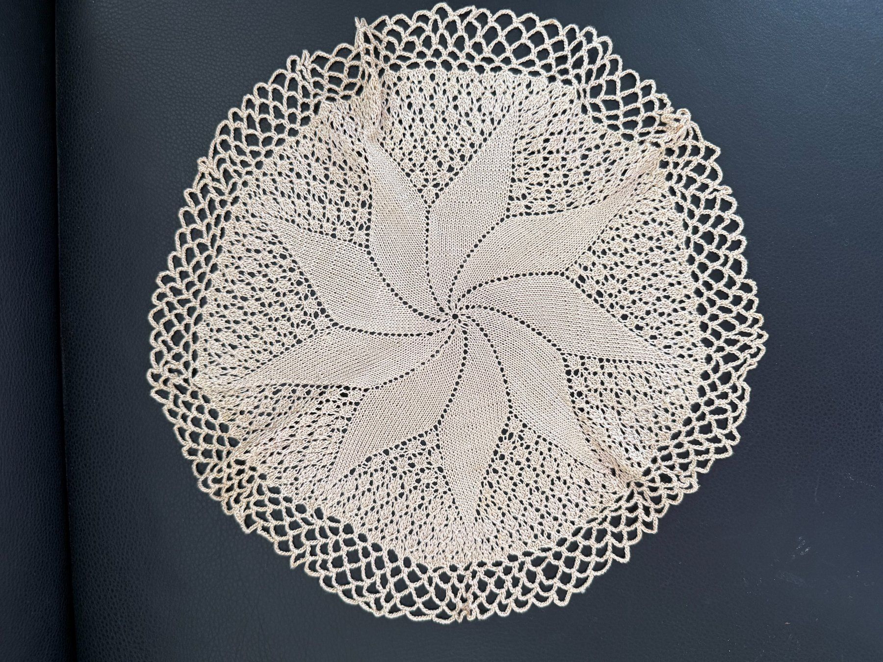 Sottobicchieri: Spitzendeckchen  Untersetzer handgestrickt  Farbe beige – Usato da Subingen venduto da ArtBead 1