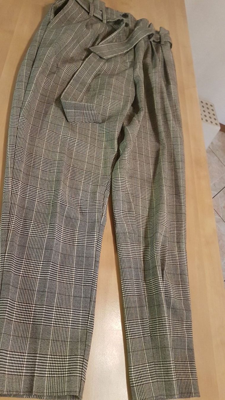 Promod Pantaloni: Pantalon taille 34 marque Promod – Usato da Villiers venduto da san_jn5w 2