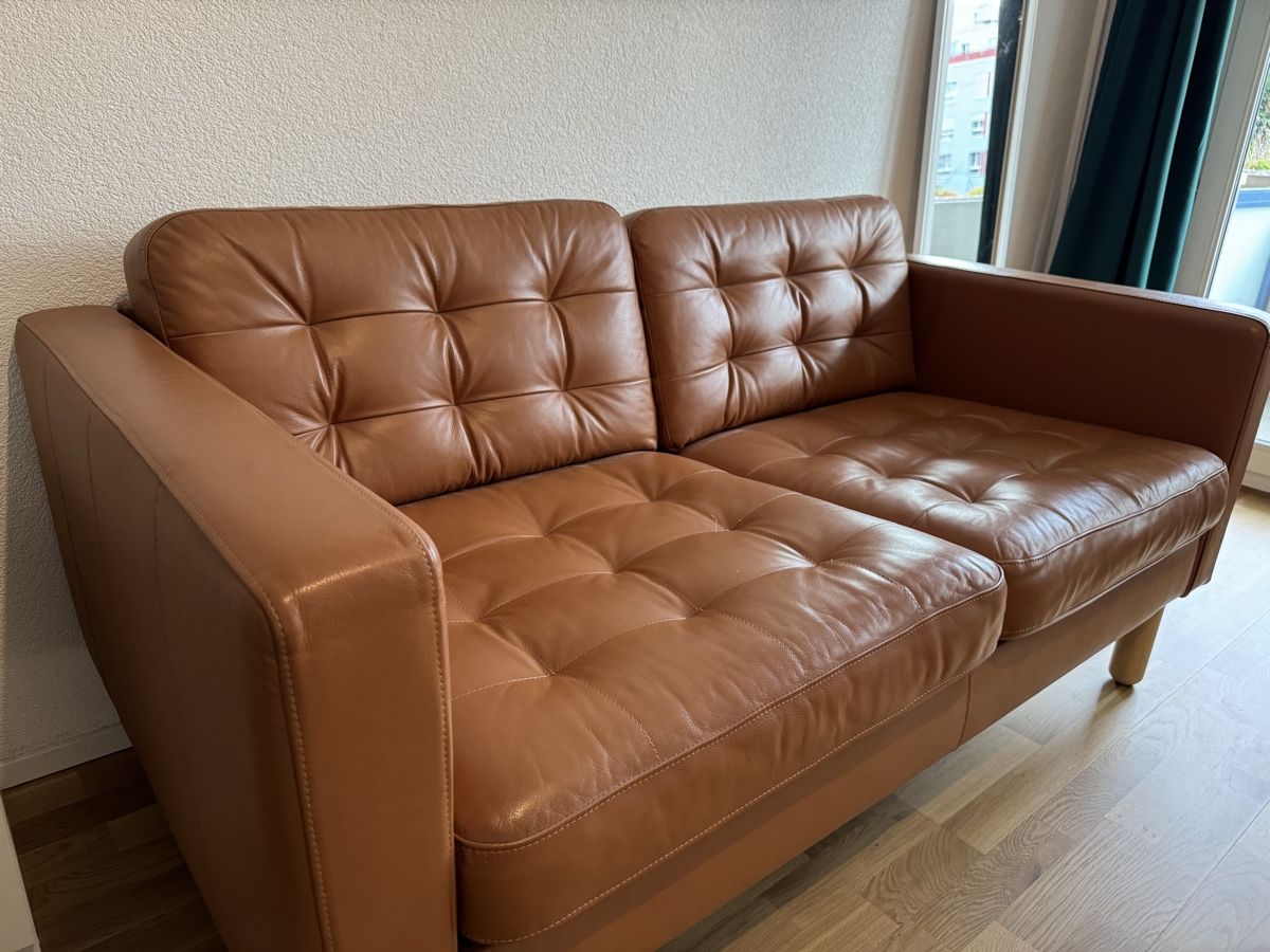 Sofas: Sofa brown leather 2-seater used condition – Gebraucht aus Bern von bia_695q